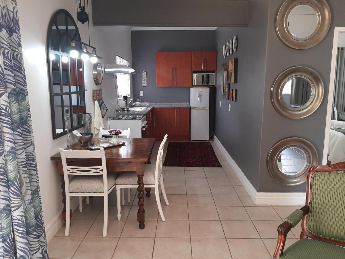 At 98 On Lynburn Guest House Pretoria Luaran gambar