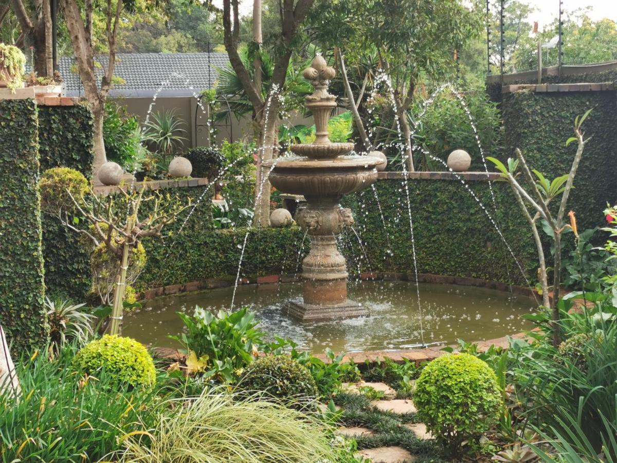 At 98 On Lynburn Guest House Pretoria Luaran gambar