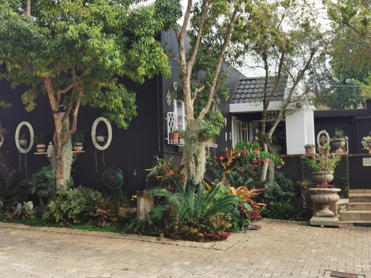 At 98 On Lynburn Guest House Pretoria Luaran gambar