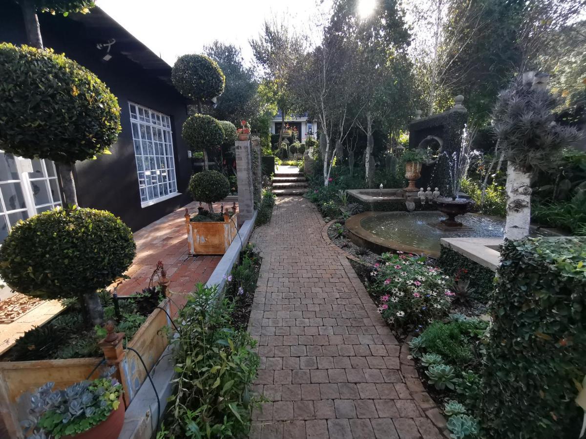 At 98 On Lynburn Guest House Pretoria Luaran gambar