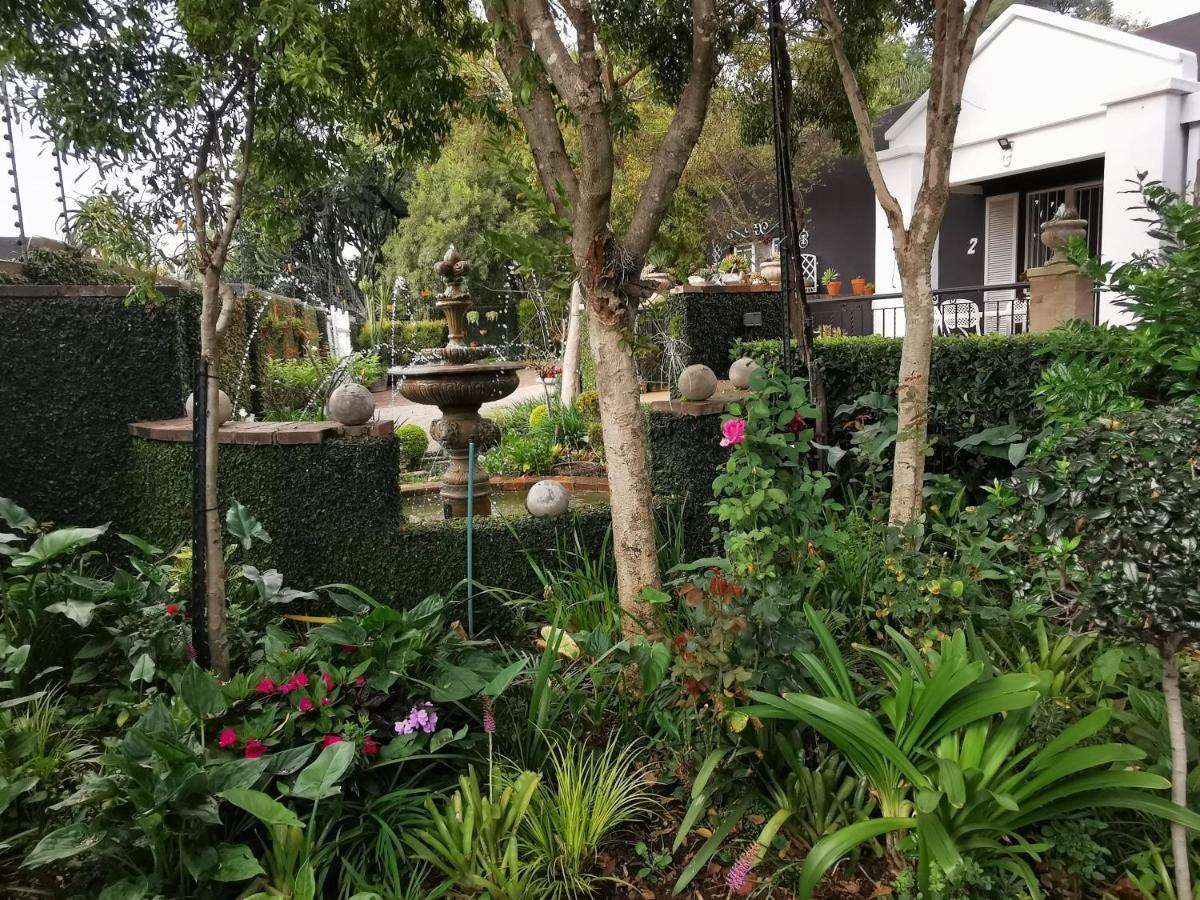 At 98 On Lynburn Guest House Pretoria Luaran gambar