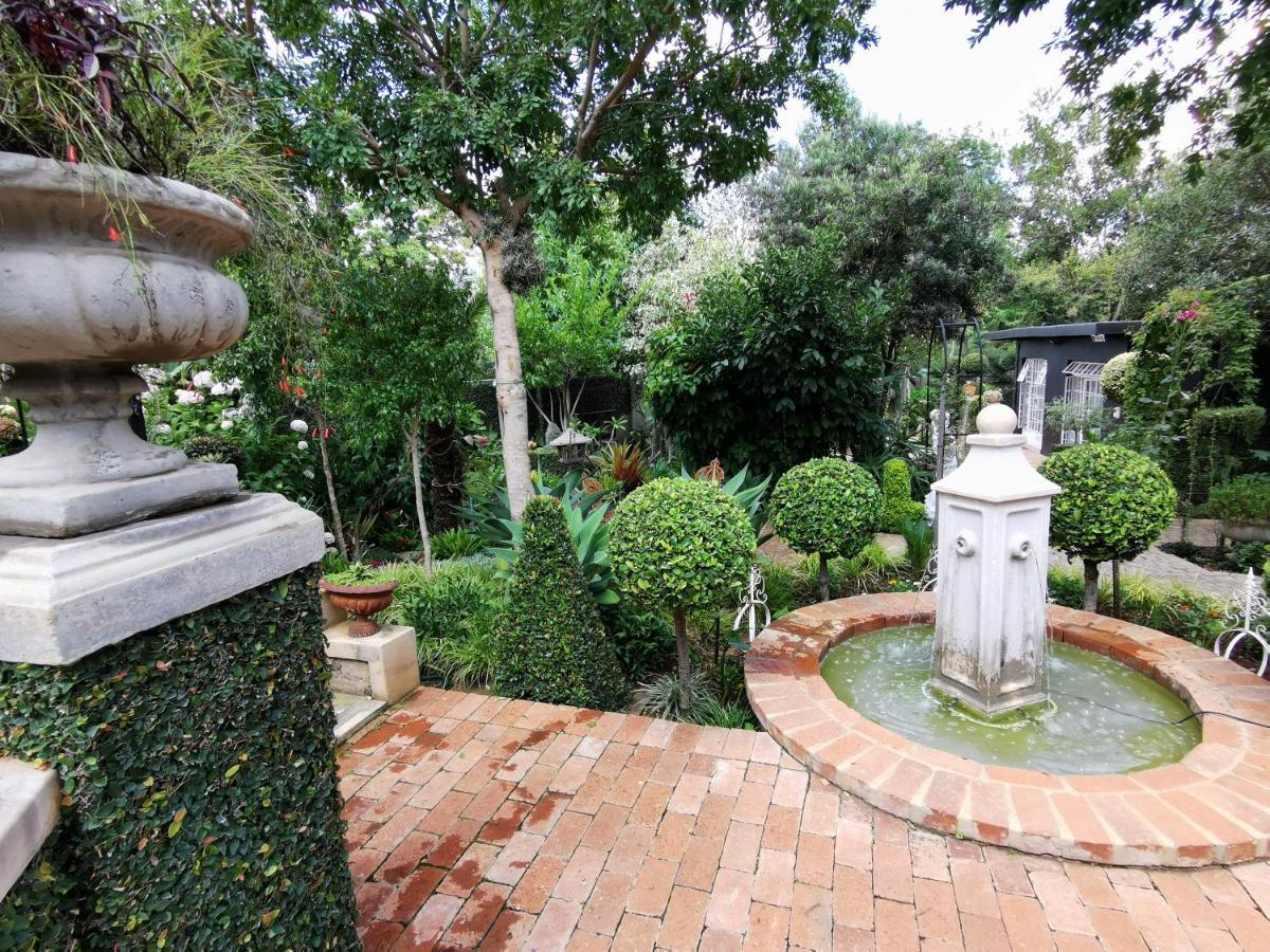 At 98 On Lynburn Guest House Pretoria Luaran gambar
