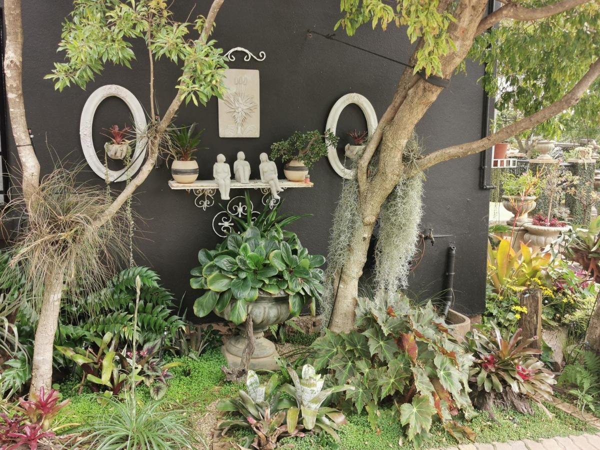 At 98 On Lynburn Guest House Pretoria Luaran gambar