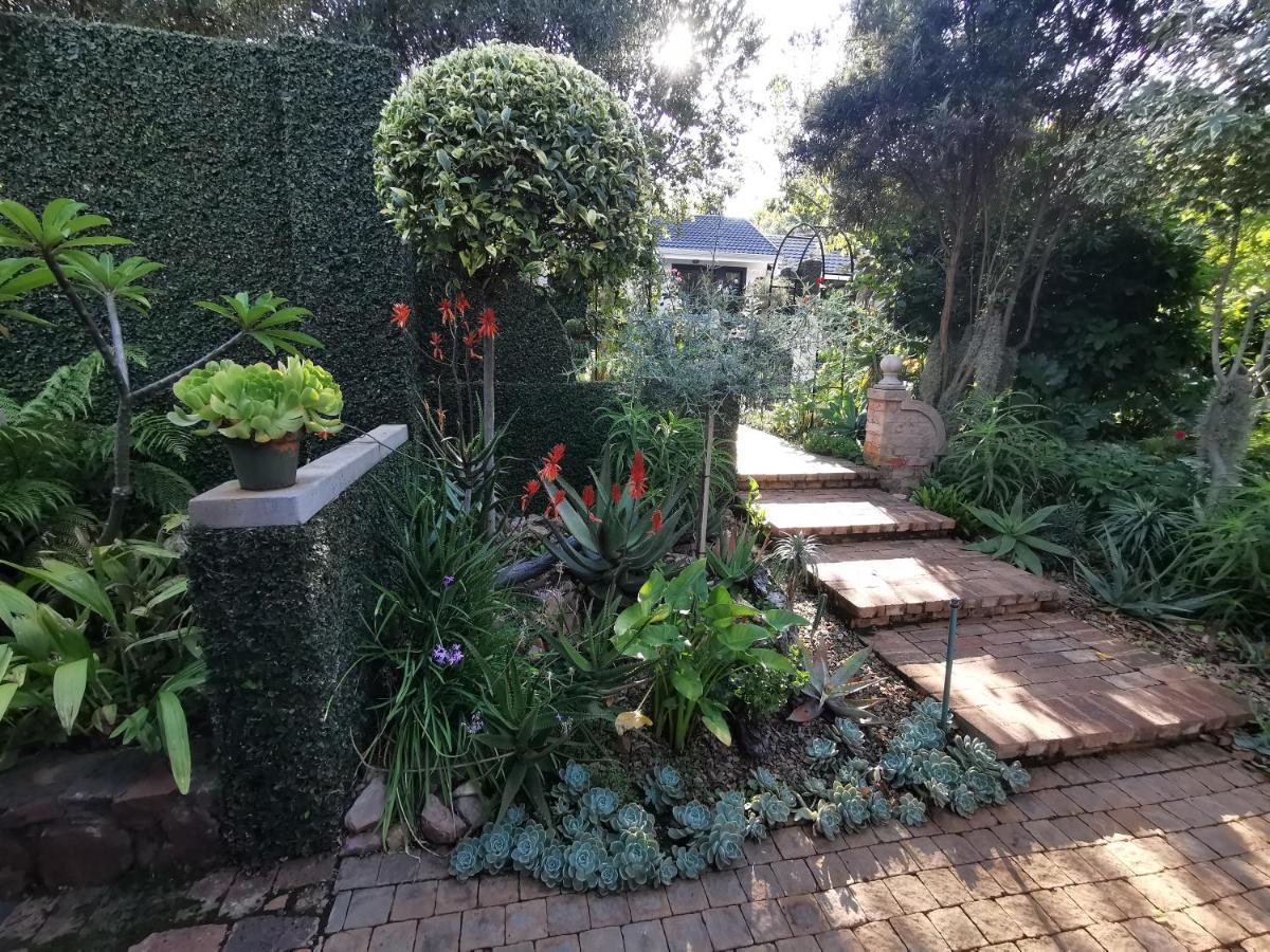 At 98 On Lynburn Guest House Pretoria Luaran gambar