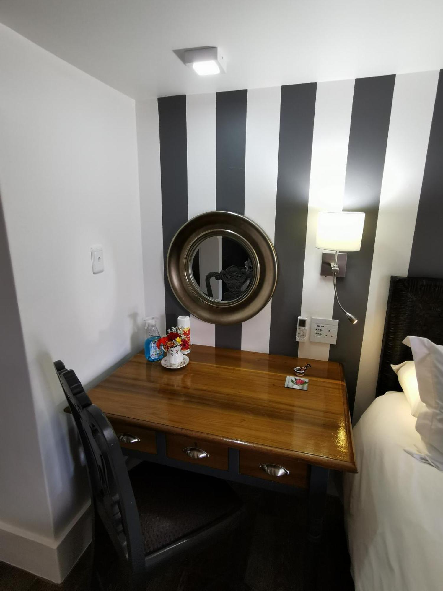 At 98 On Lynburn Guest House Pretoria Bilik gambar