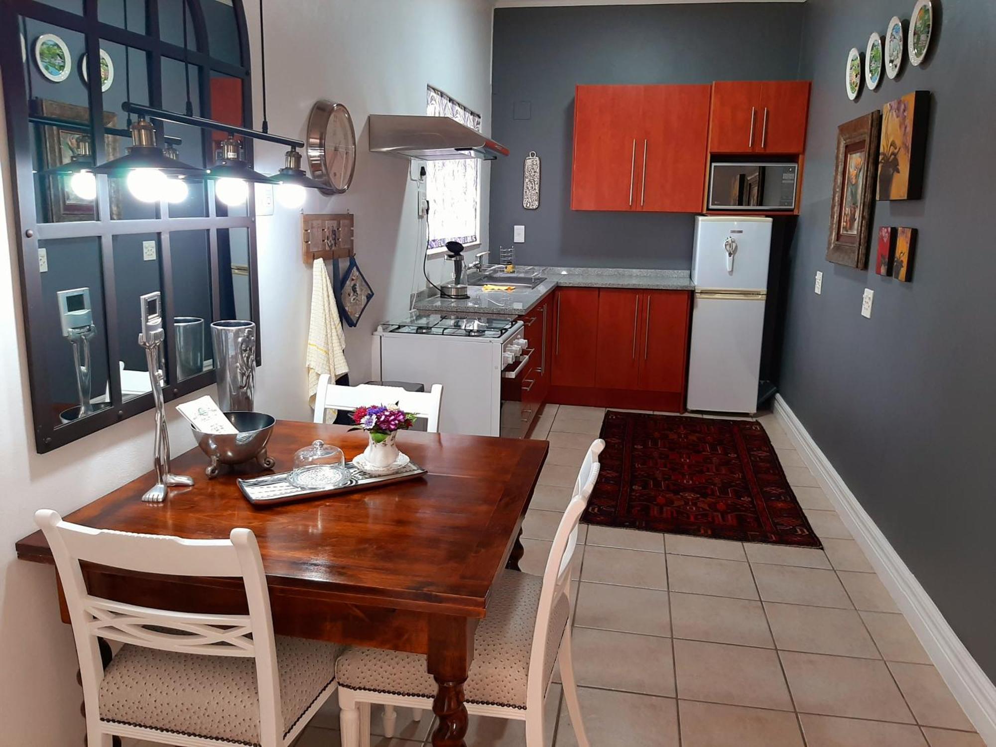 At 98 On Lynburn Guest House Pretoria Bilik gambar