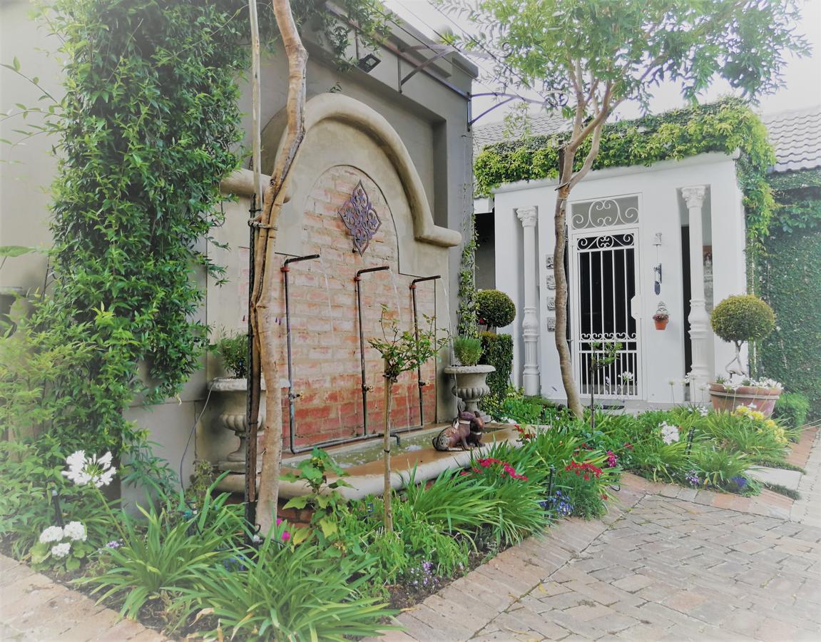 At 98 On Lynburn Guest House Pretoria Luaran gambar